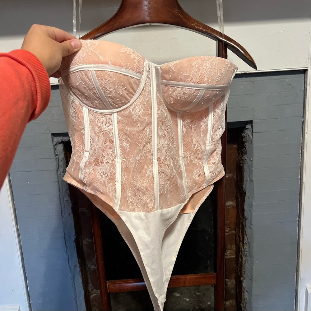 Fashion Nova Lace Bustier in Peach and White